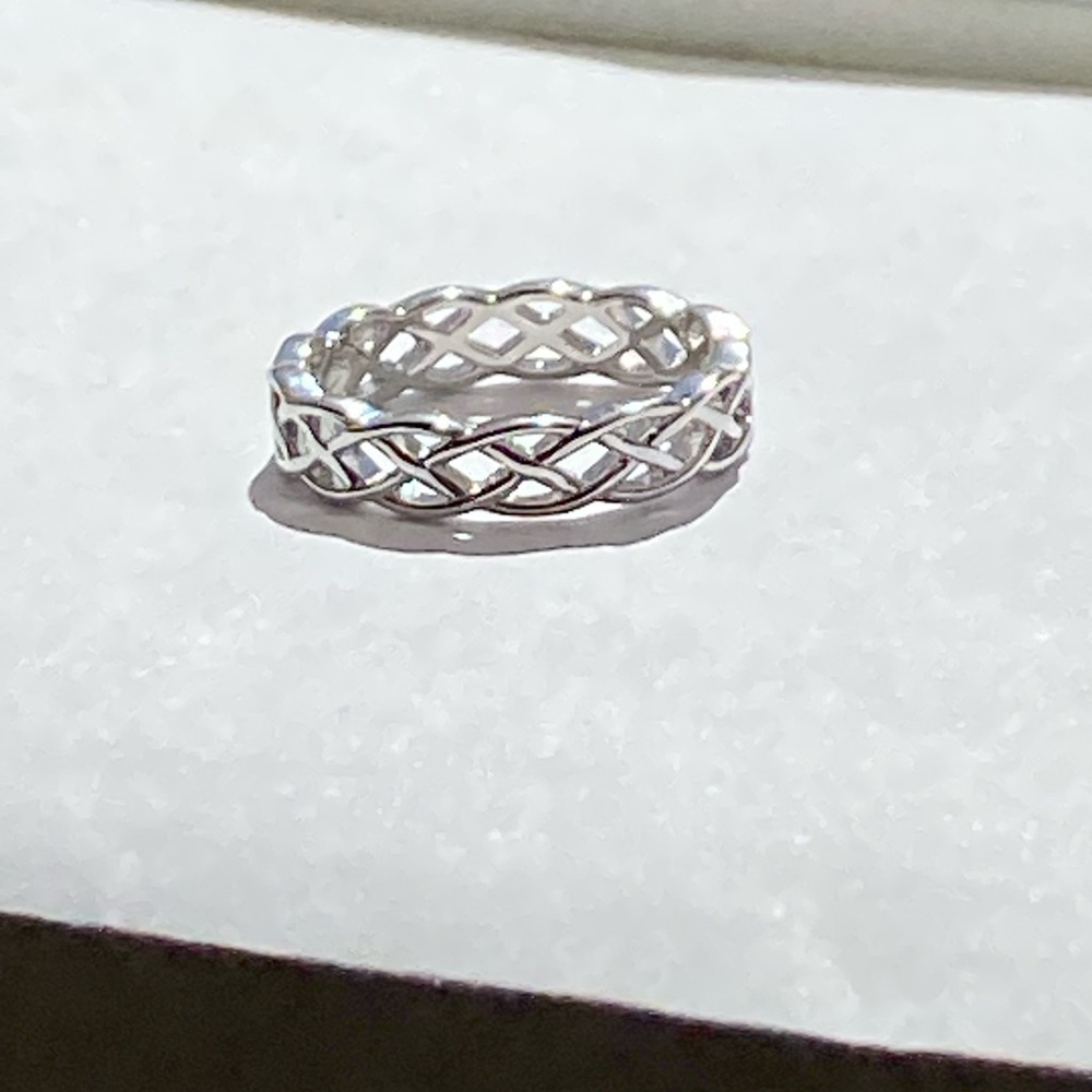 Simple Silver Celtic Knot Ring Size 8 and Size 6 - Picture 3 of 4